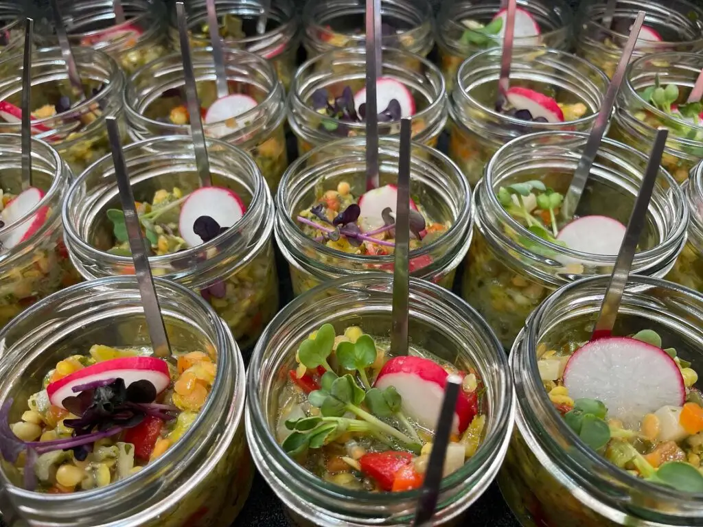 Fein angerichtete Vorspeisen im Glas vom Catering der Metzgerei Hornung Bamberg